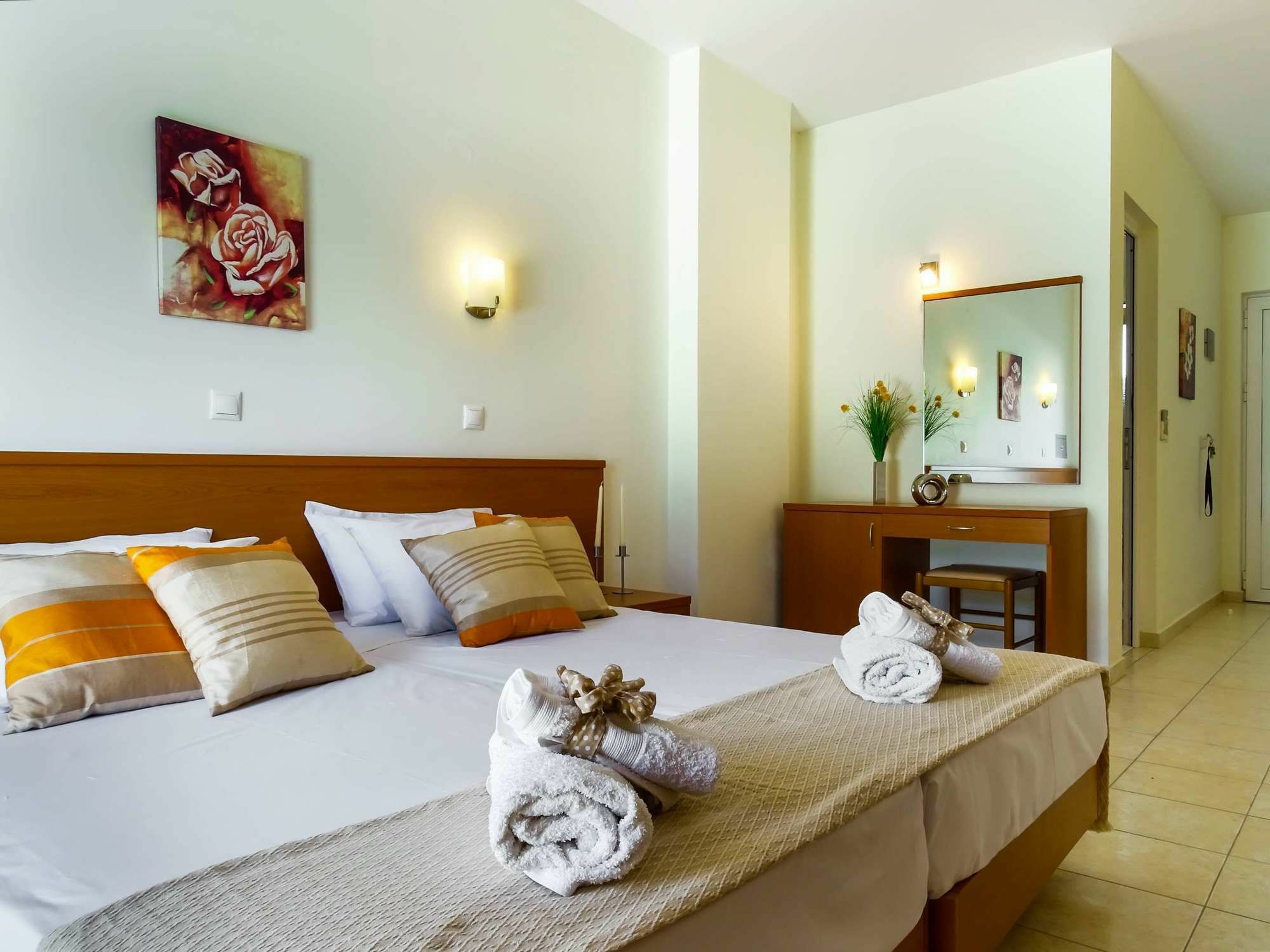 Tsambikos Apts Faliraki Buitenkant foto